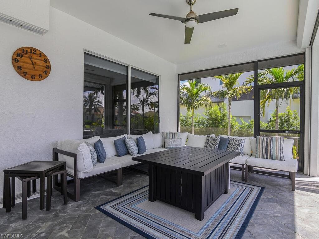 609 Crescent ST, MARCO ISLAND FL 34145-35