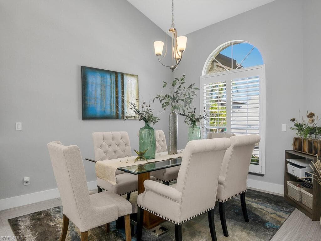 609 Crescent ST, MARCO ISLAND FL 34145-8