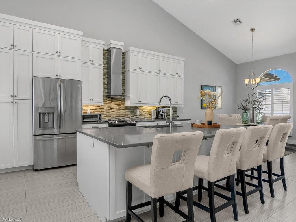 609 Crescent ST, MARCO ISLAND FL 34145-23