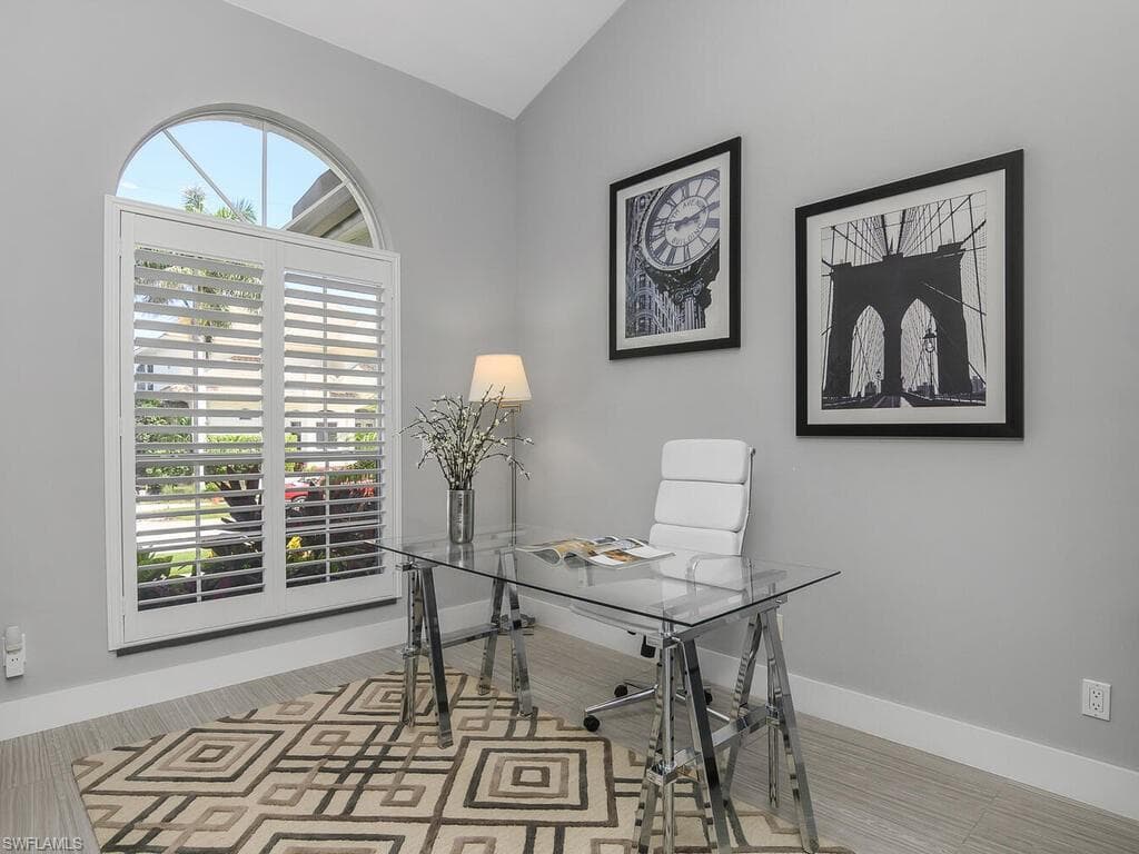 609 Crescent ST, MARCO ISLAND FL 34145-9