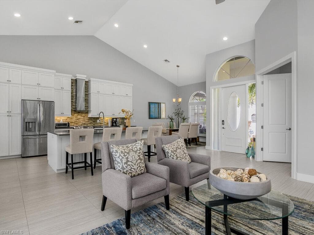 609 Crescent ST, MARCO ISLAND FL 34145-18