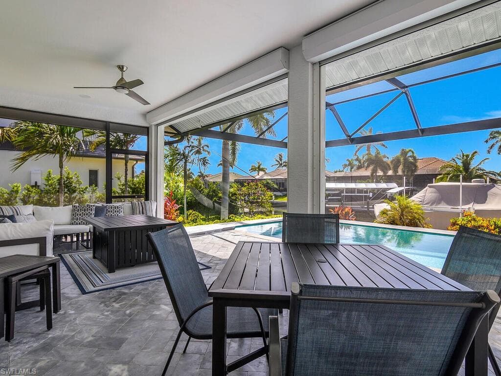 609 Crescent ST, MARCO ISLAND FL 34145-34