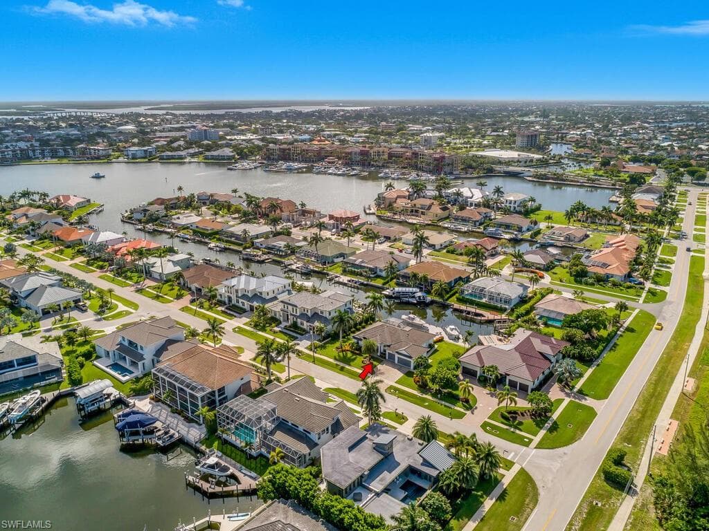 609 Crescent ST, MARCO ISLAND FL 34145-3