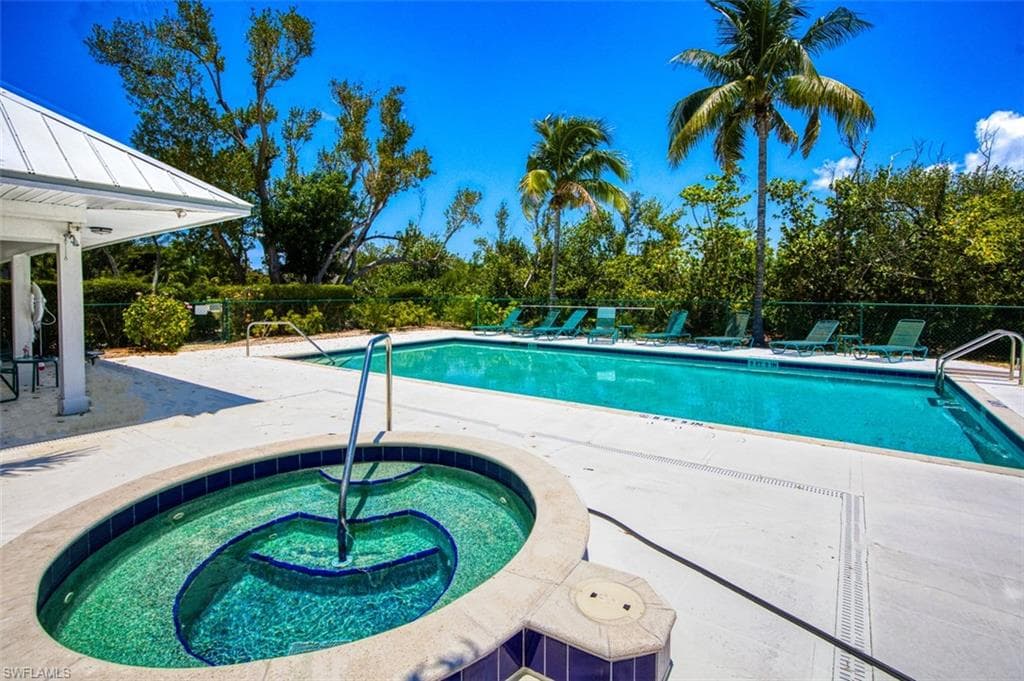 5438 Shearwater DR, SANIBEL FL 33957-32
