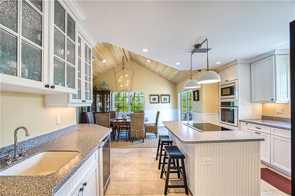 5438 Shearwater DR, SANIBEL FL 33957-3