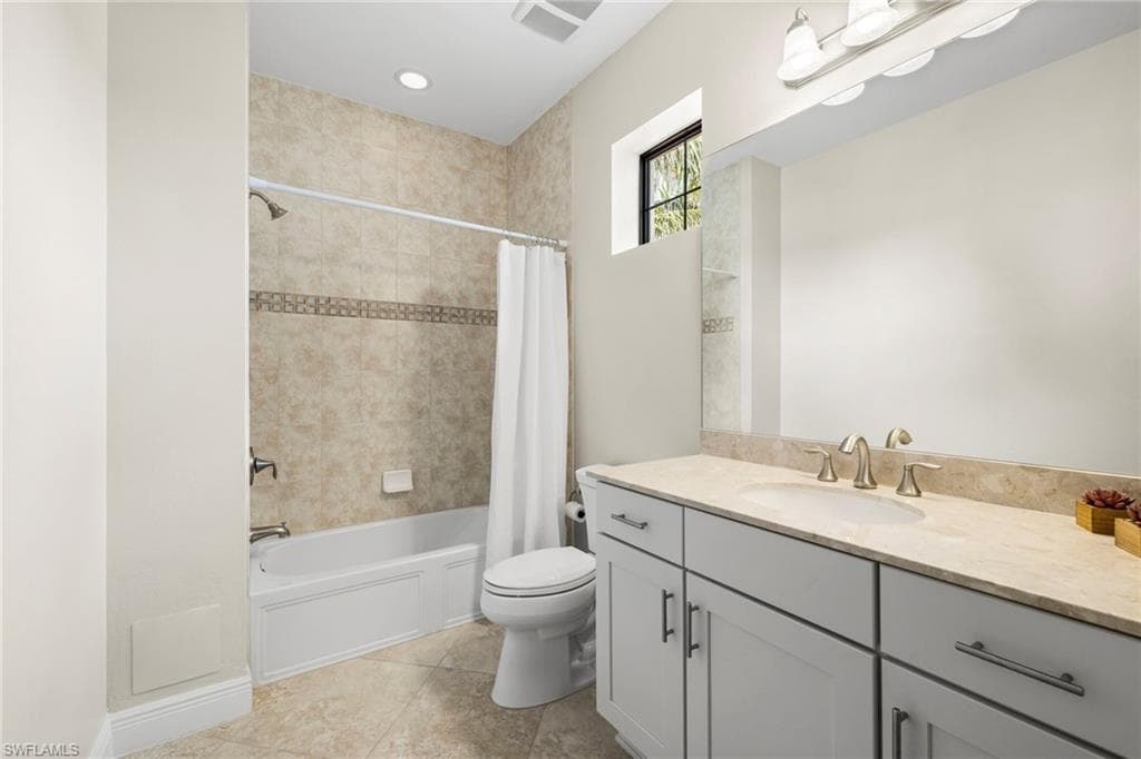 15140 Palmer Lake CIR # 201, NAPLES FL 34109-16