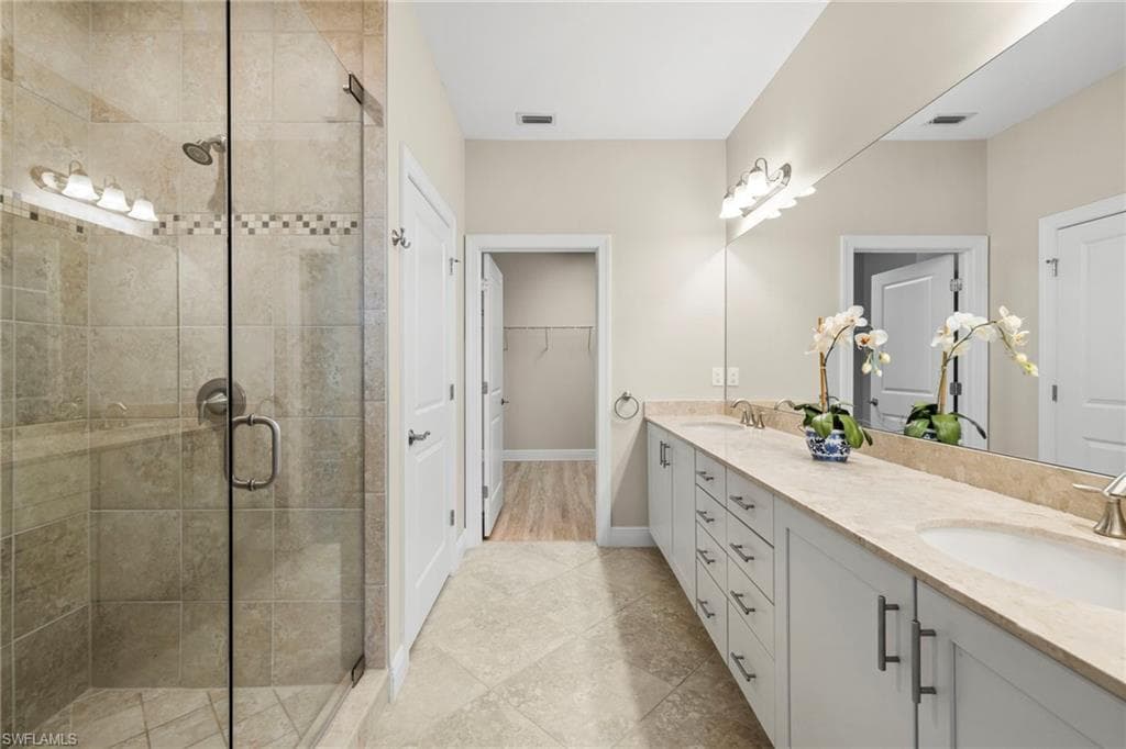 15140 Palmer Lake CIR # 201, NAPLES FL 34109-9