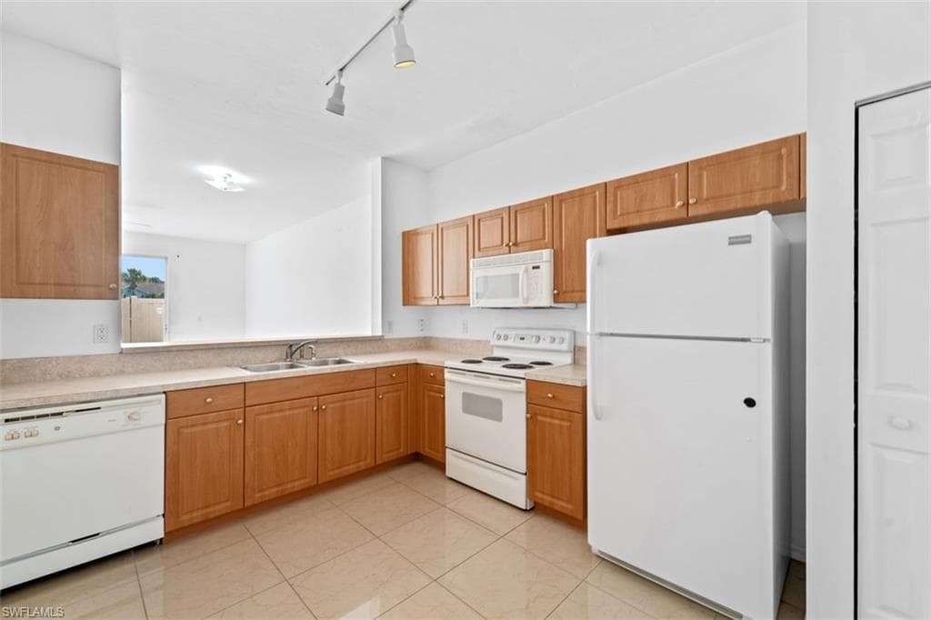 3637 Pine Oak CIR # 105, FORT MYERS FL 33916-9