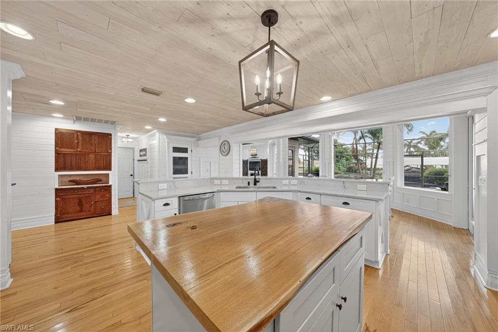 1041 S Town and River DR, FORT MYERS FL 33919-10