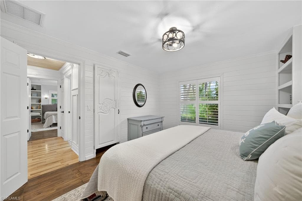 1041 S Town and River DR, FORT MYERS FL 33919-30