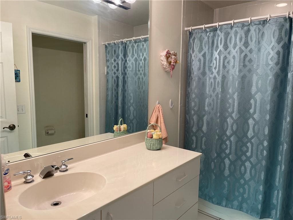 6590 Beach Resort DR # 305, NAPLES FL 34114-9