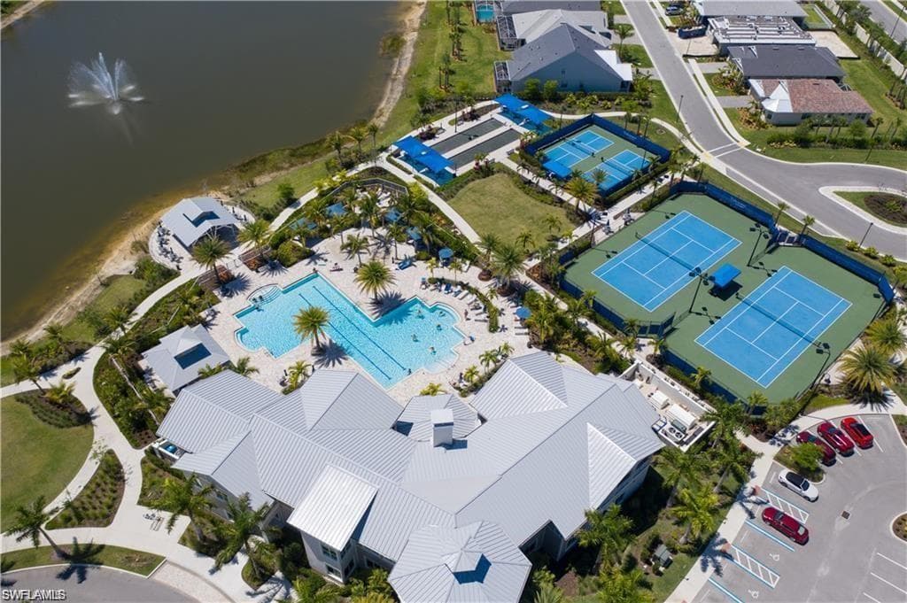 10507 Jackson Square DR, ESTERO FL 33928-40