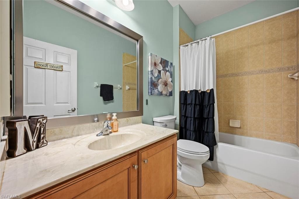 13830 Farnese DR, ESTERO FL 33928-21