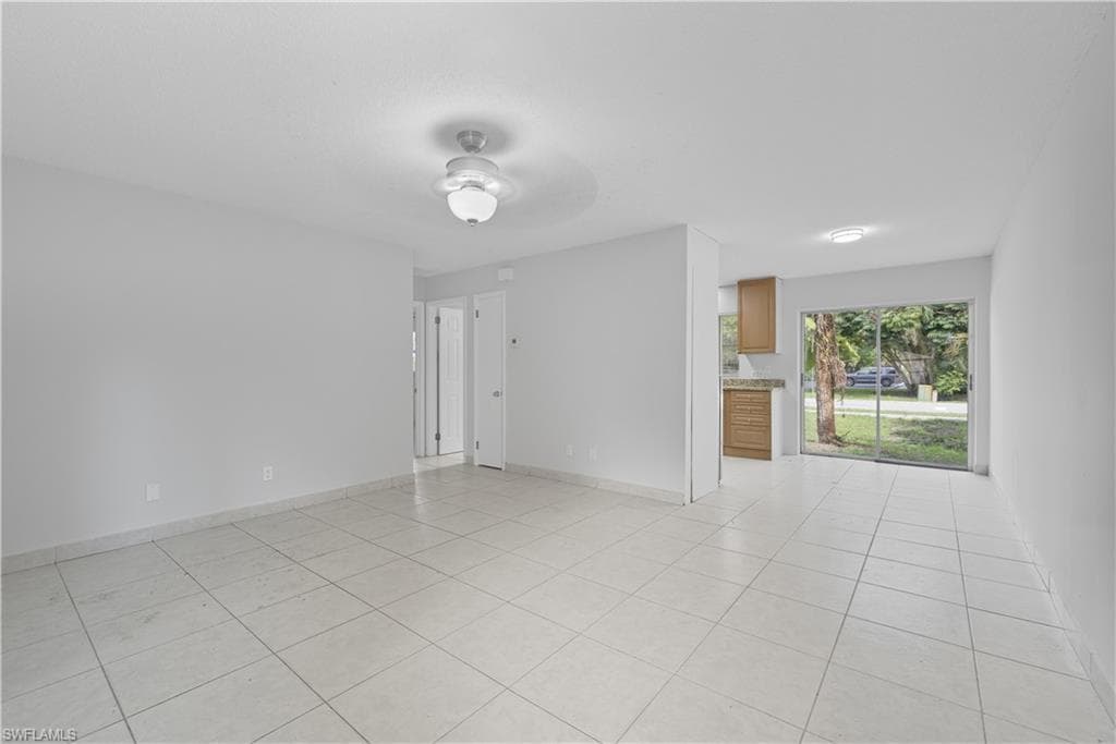 1069 Highlands DR, NAPLES FL 34103-7