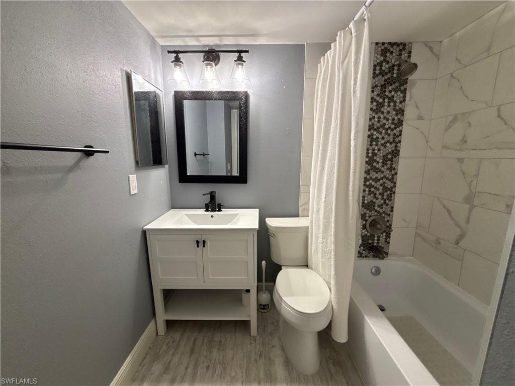 800 Meadowland DR # 4, NAPLES FL 34108-17