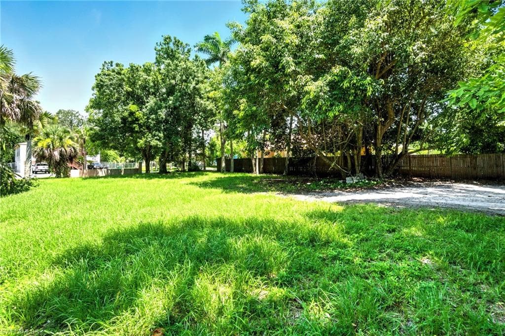 2960 Gordon ST, NAPLES FL 34112-4