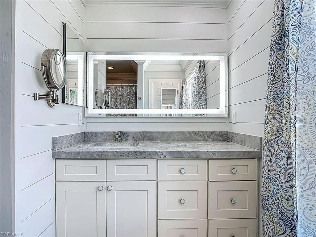 14991 Savannah DR, NAPLES FL 34119-23