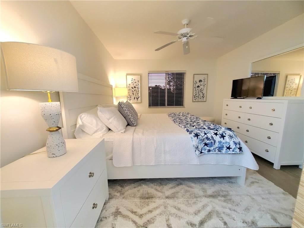 1051 Eastham WAY # 204, NAPLES FL 34104-9