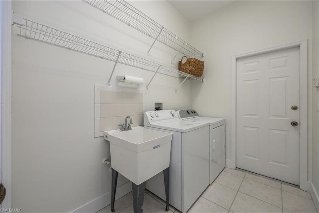 1087 Port Orange WAY, NAPLES FL 34120-30