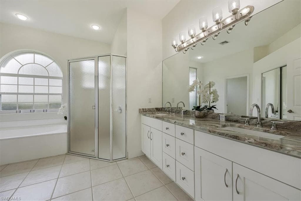 1087 Port Orange WAY, NAPLES FL 34120-20