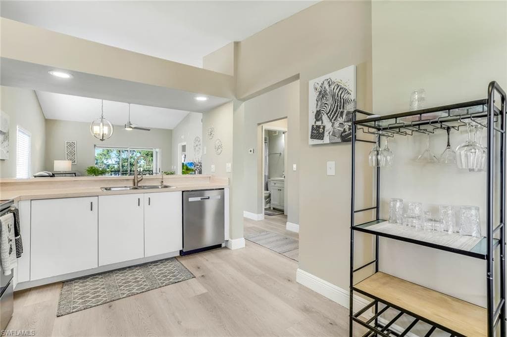 7360 Glenmoor LN # 4301, NAPLES FL 34104-5