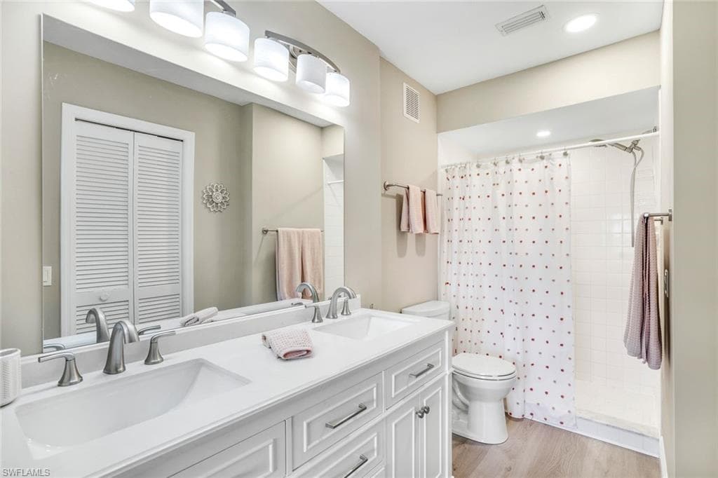 7360 Glenmoor LN # 4301, NAPLES FL 34104-8