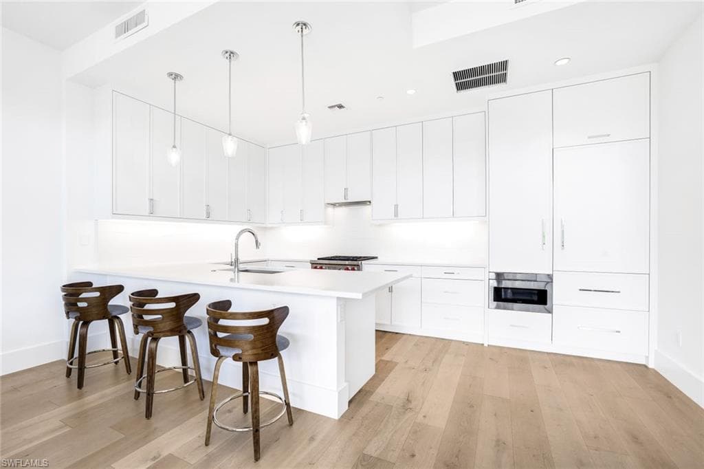 850 Central AVE # 207, NAPLES FL 34102-7