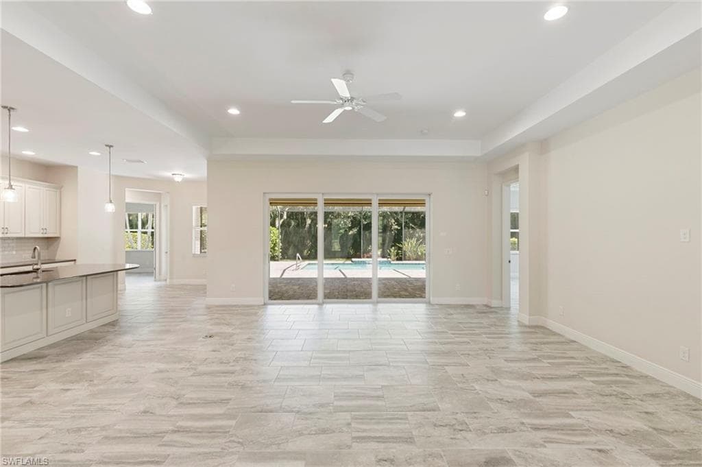 21539 Oaks Of Estero CIR, ESTERO FL 33928-6