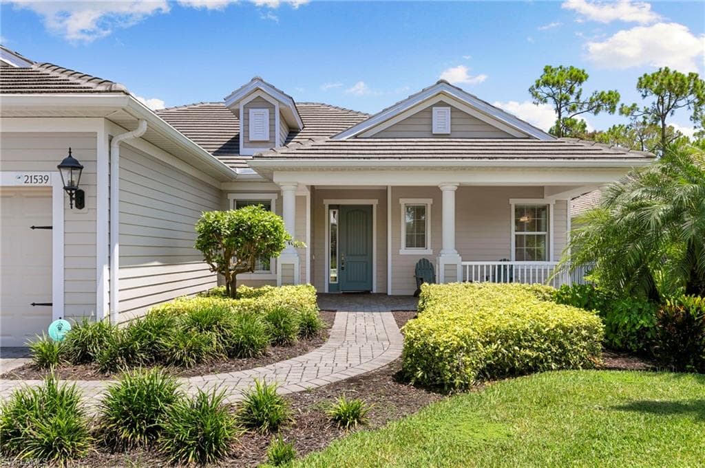 21539 Oaks Of Estero CIR, ESTERO FL 33928-4