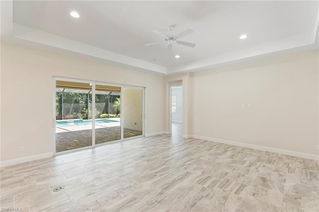 21539 Oaks Of Estero CIR, ESTERO FL 33928-8