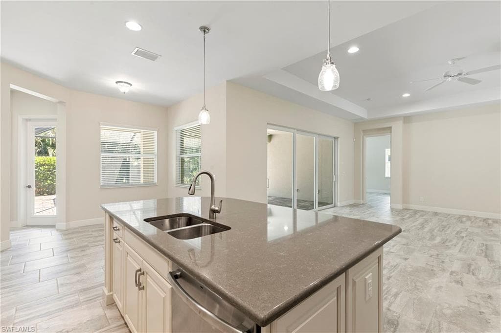 21539 Oaks Of Estero CIR, ESTERO FL 33928-17