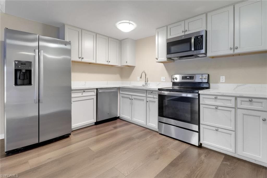 5214 Treetops DR # I, NAPLES FL 34113-9
