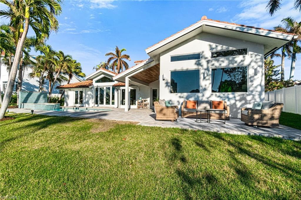 5203 Starfish AVE, NAPLES FL 34103-42