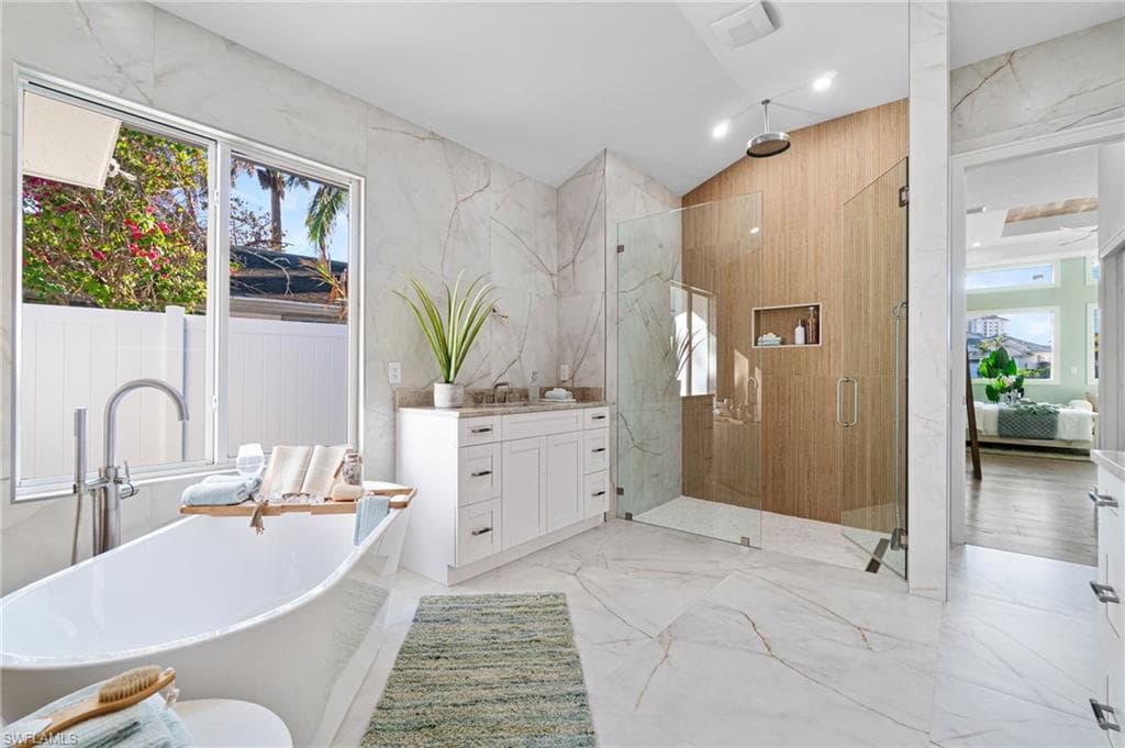 5203 Starfish AVE, NAPLES FL 34103-37