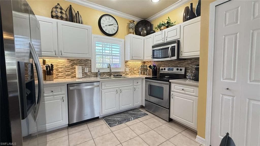 10721 Parrot Cove CIR, ESTERO FL 33928-1