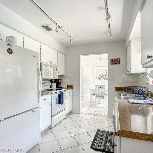 650 S Golf DR, NAPLES FL 34102-15