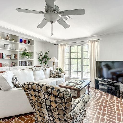 650 S Golf DR, NAPLES FL 34102-27