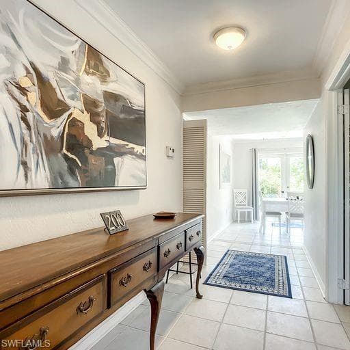 650 S Golf DR, NAPLES FL 34102-44