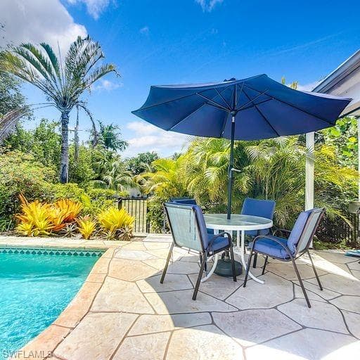 650 S Golf DR, NAPLES FL 34102-49