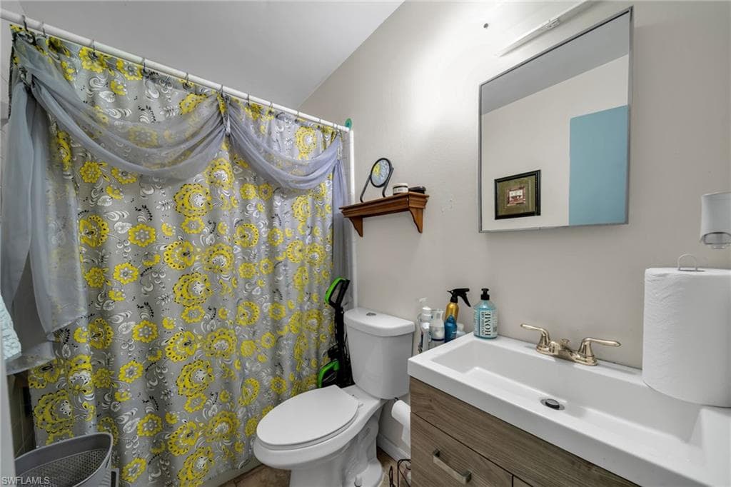 63 Tangelo CT, LEHIGH ACRES FL 33936-6