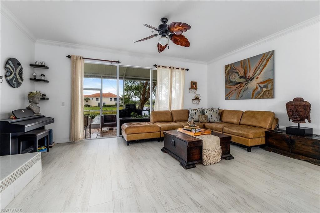 1064 Hampton CIR, NAPLES FL 34105-4