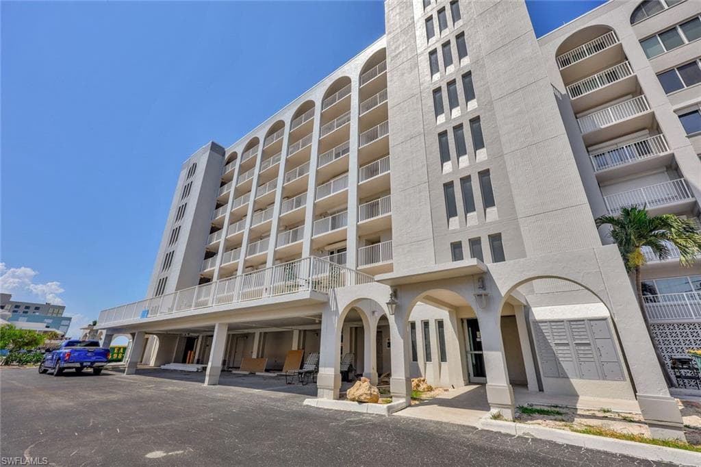 26000 Hickory BLVD # 105, BONITA SPRINGS FL 34134-18