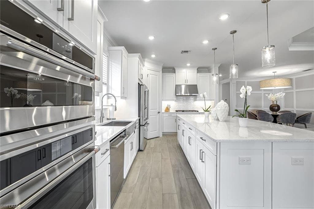 15653 Triesta LN, NAPLES FL 34114-6
