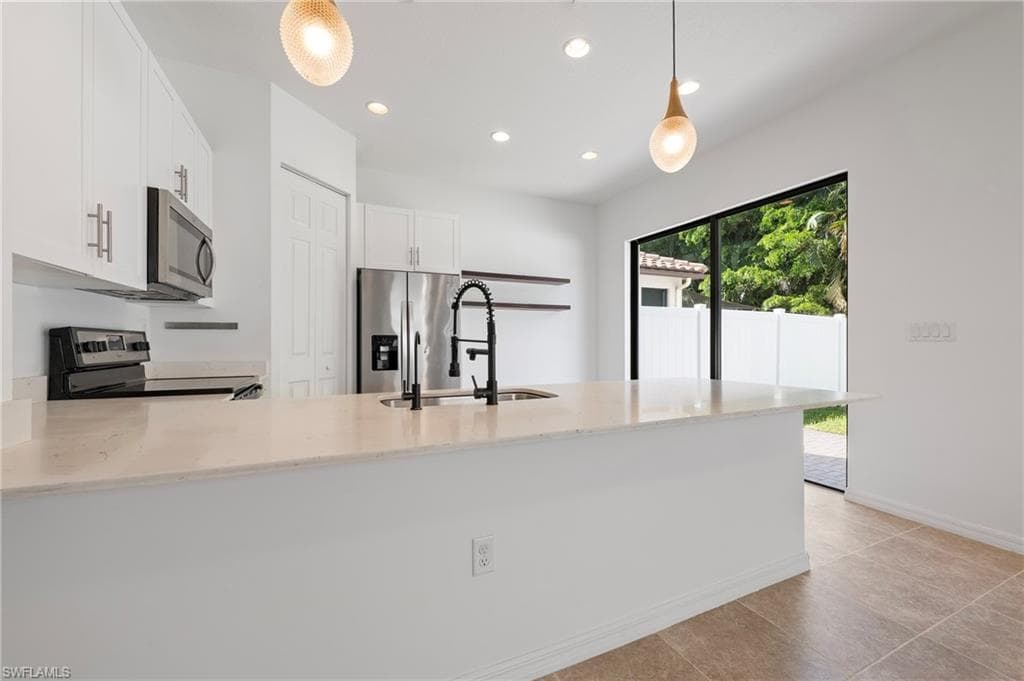 8797 Madrid CIR, NAPLES FL 34104-9