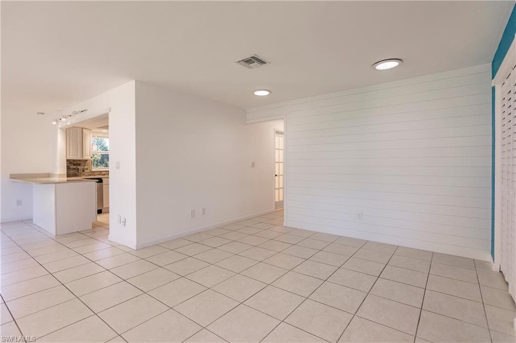 217 Yorkshire CT # 2, NAPLES FL 34112-5