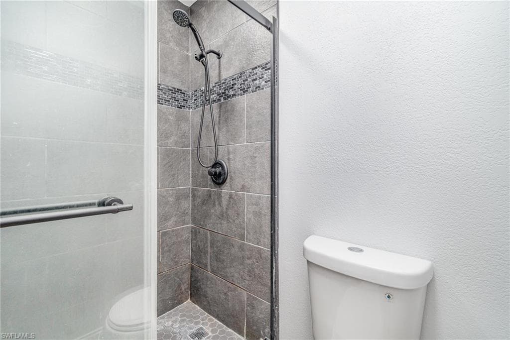 17287 Timber Oak LN, FORT MYERS FL 33908-16