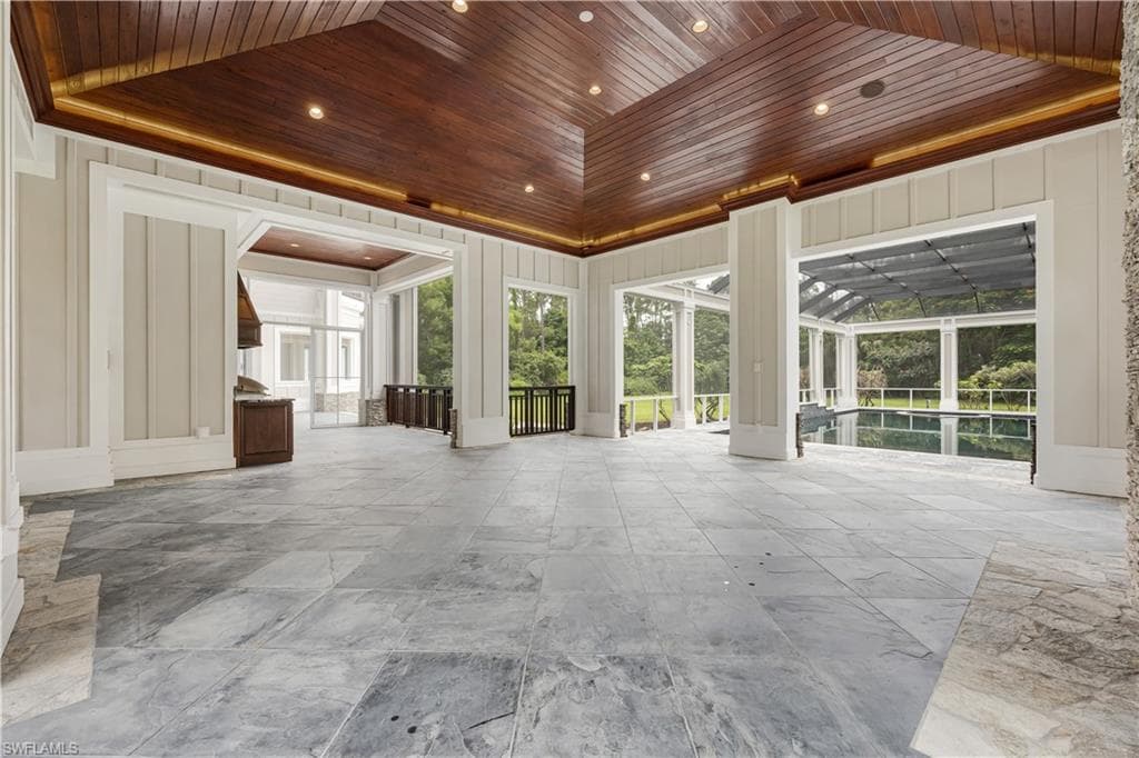 2263 Coach House LN, NAPLES FL 34105-41