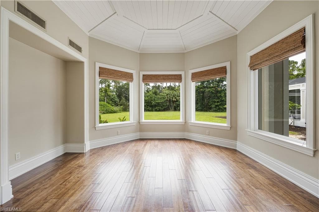 2263 Coach House LN, NAPLES FL 34105-21