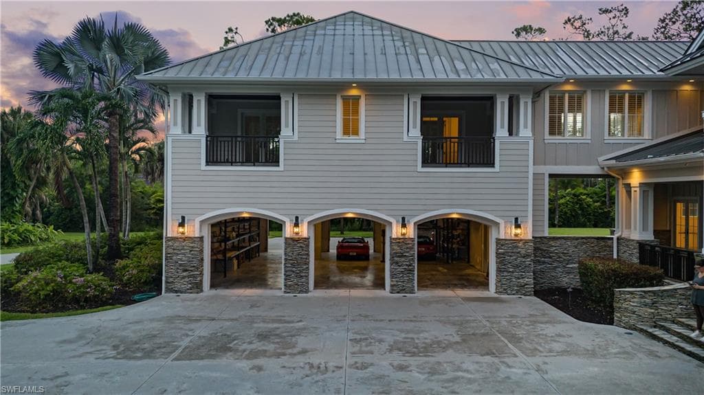 2263 Coach House LN, NAPLES FL 34105-3