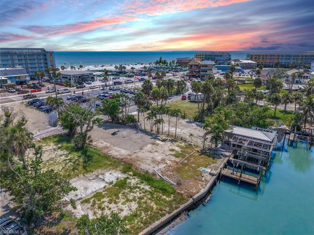 1339 Santos RD, FORT MYERS BEACH FL 33931-1